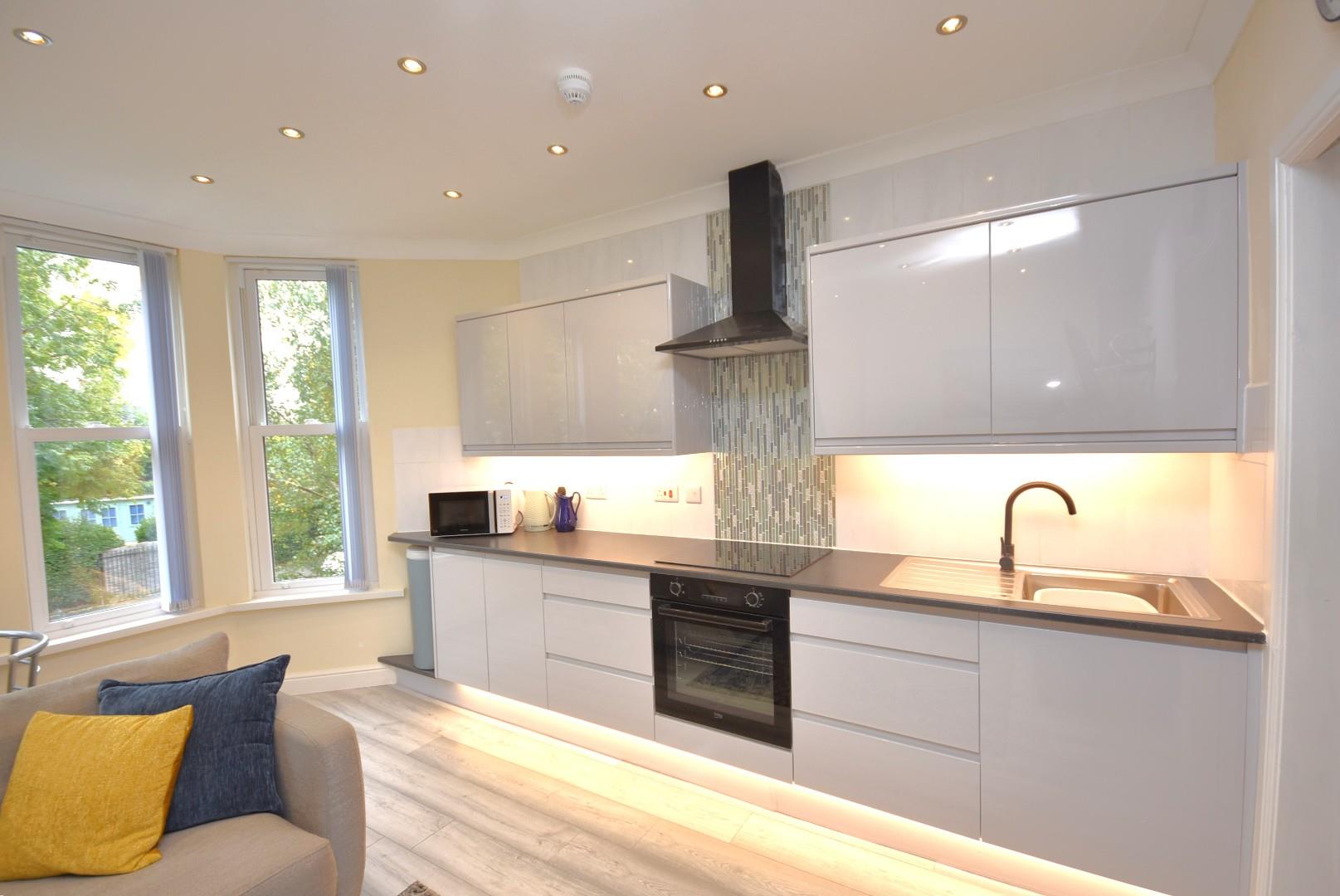 Flat 4 19 Victoria Road Penarth CF64 3EG